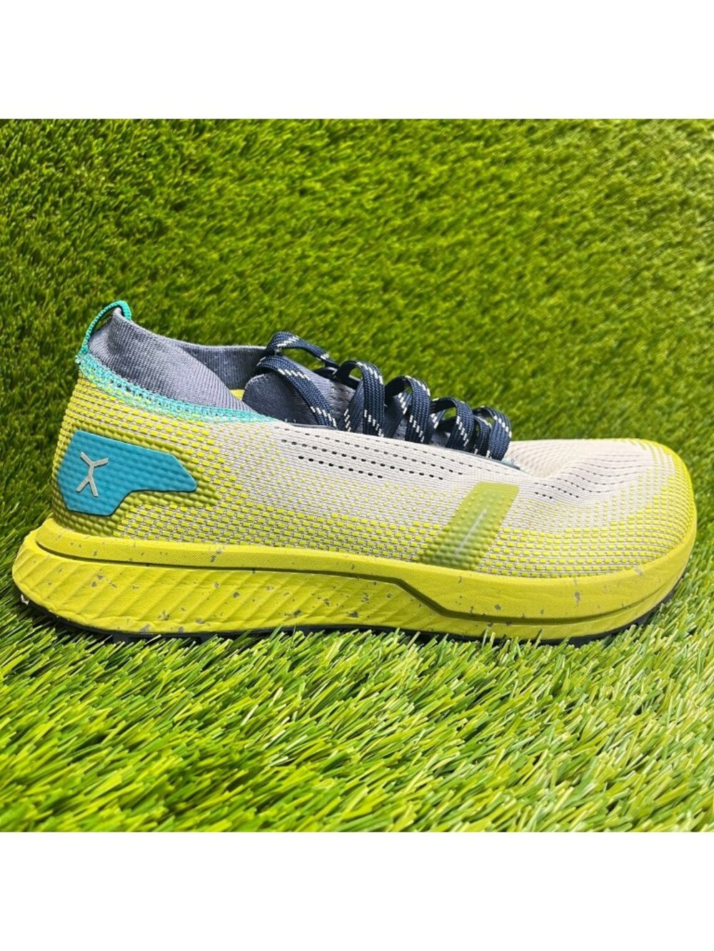 Flux Adapt Trail Runner Mens Size 8 Womens 9.5 Gray Green Running Shoes Sneakers